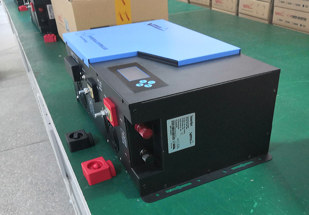 Hybrid Inverter with MPPT Product packaging-1